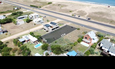 Venta de Terreno Frente al Mar en Punta Negra, Piriapolis - SUPERFICIE DE 675M