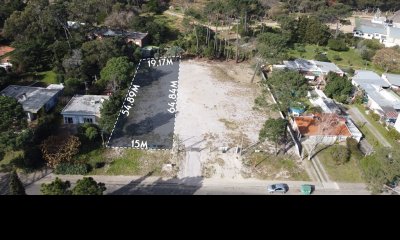 Venta de Terreno a Metros de la Terminal en Beaulieu, Piriapolis - SUPERFICIE DE 912M