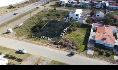 Venta de Terreno a Metros de la Playa en Los Angeles, Piriapolis - SUPERFICIE DE 400M