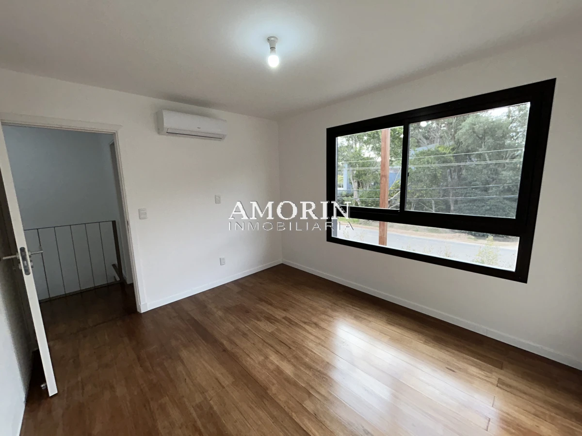 Casa ID.800 - CASA FRENTE A CLUB DE LA BARRA