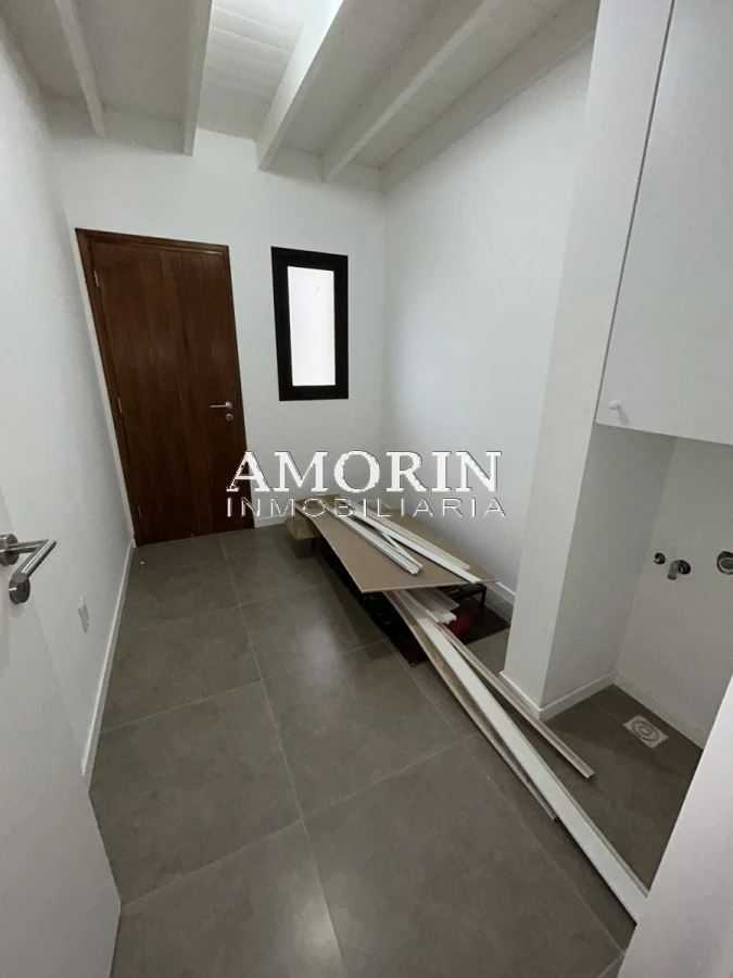 Casa ID.800 - CASA FRENTE A CLUB DE LA BARRA