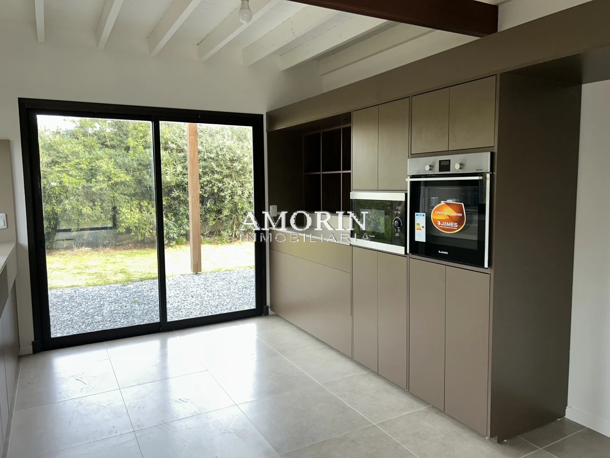 Casa ID.800 - CASA FRENTE A CLUB DE LA BARRA