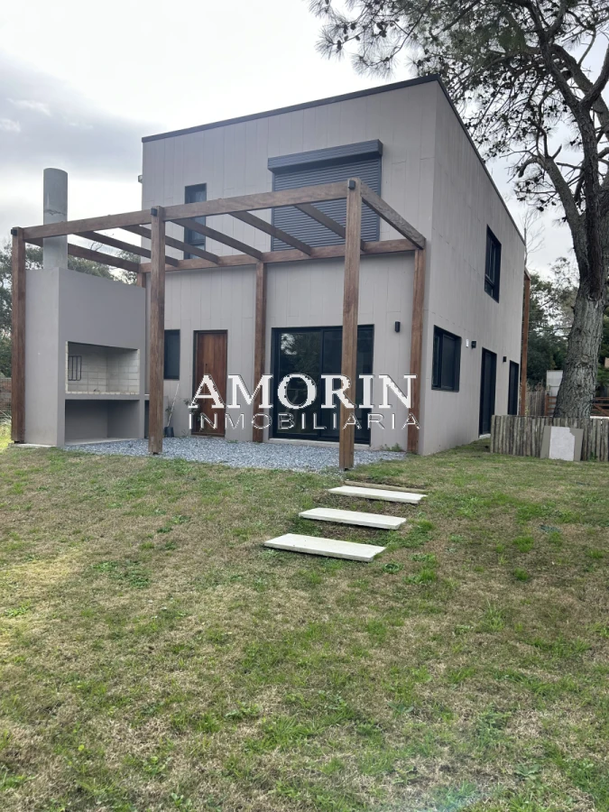 Casa ID.800 - CASA FRENTE A CLUB DE LA BARRA