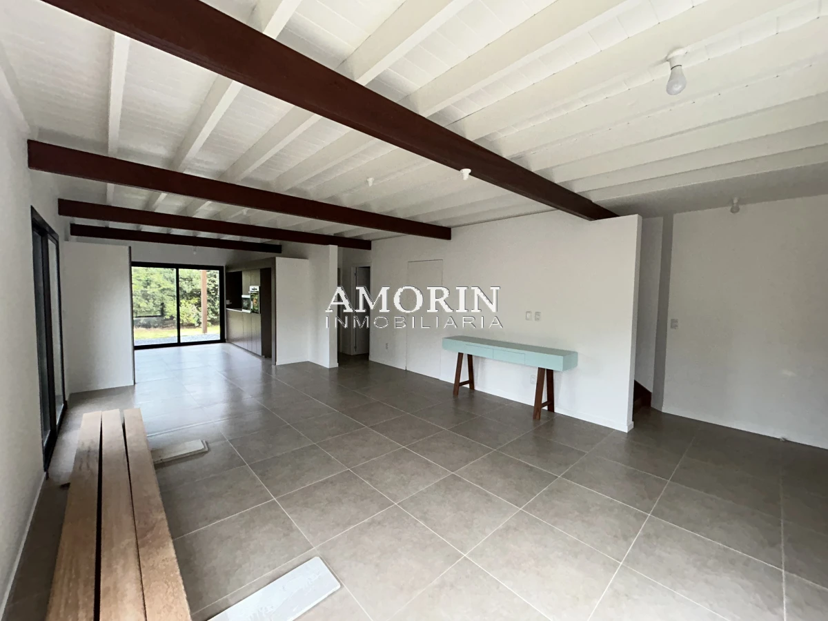 Casa ID.800 - CASA FRENTE A CLUB DE LA BARRA