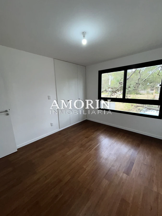 Casa ID.800 - CASA FRENTE A CLUB DE LA BARRA