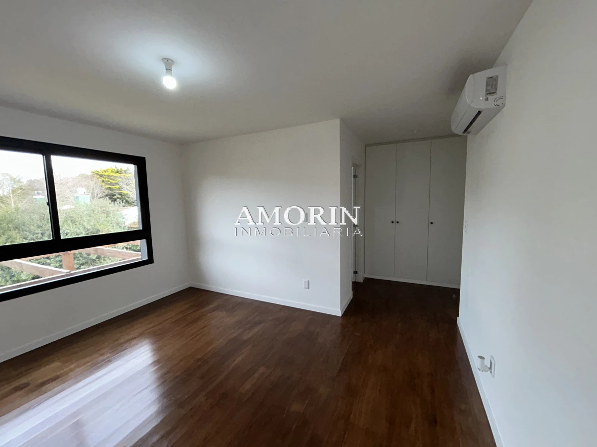 Casa ID.800 - CASA FRENTE A CLUB DE LA BARRA