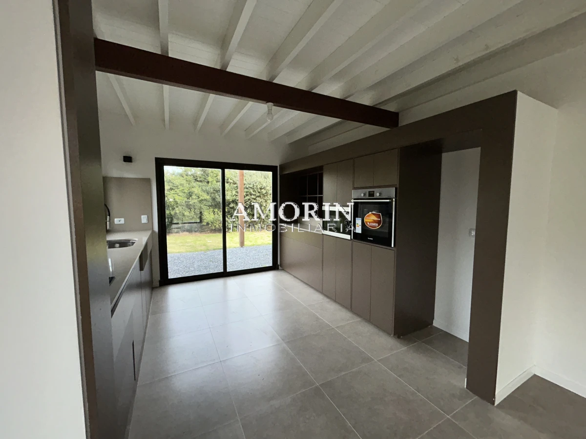 Casa ID.800 - CASA FRENTE A CLUB DE LA BARRA