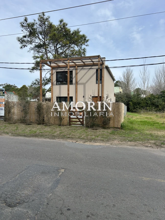 Casa ID.800 - CASA FRENTE A CLUB DE LA BARRA