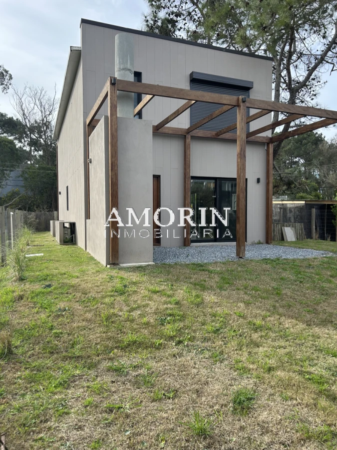 Casa ID.800 - CASA FRENTE A CLUB DE LA BARRA