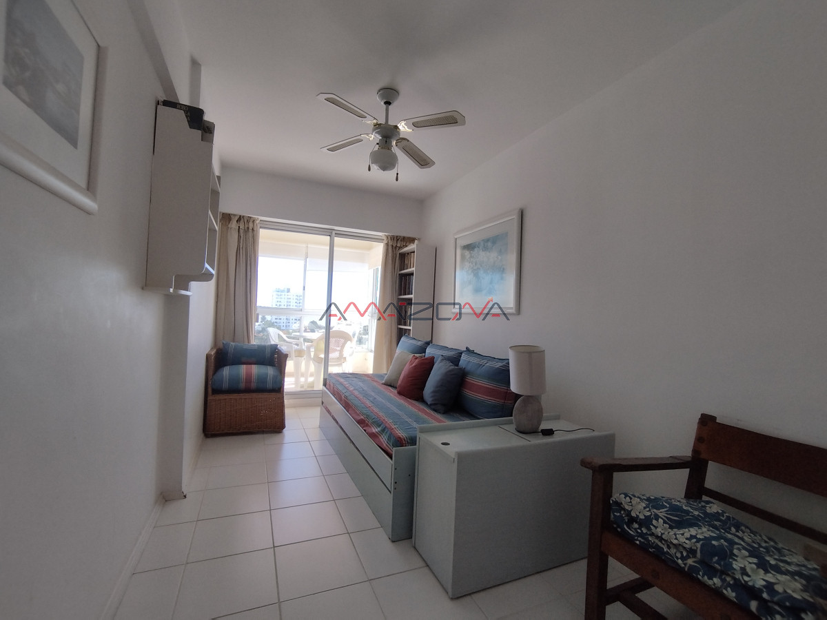 Apartamento ID.5569 - Venta- Punta del Este -vista al mar- piscina-mucama-garaje-ascensor- canchas