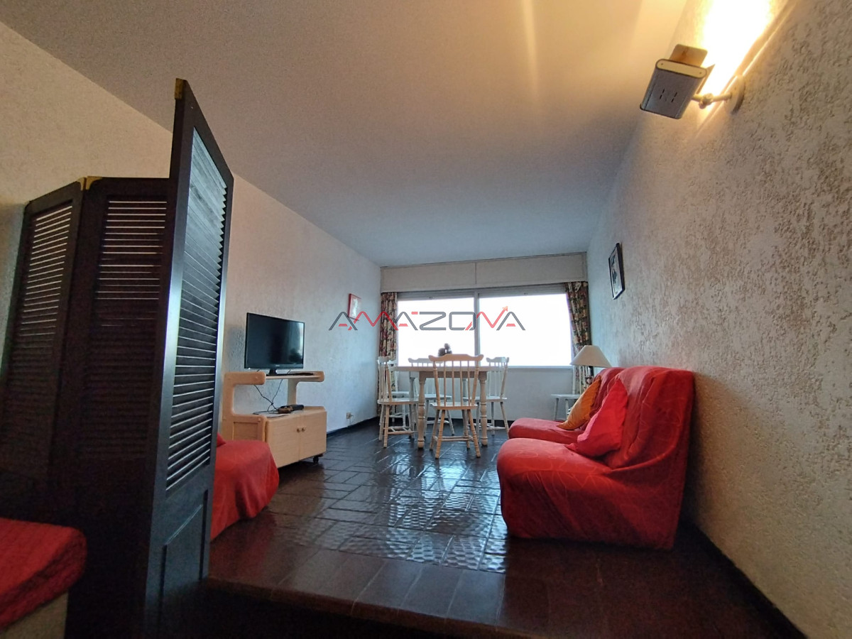 Apartamento ID.5654 - Apartamento de un dormitorio y medio en venta en Punta del Este