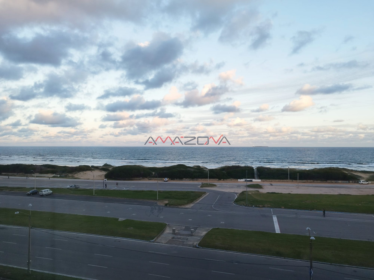 Apartamento ID.5654 - Apartamento de un dormitorio y medio en venta en Punta del Este