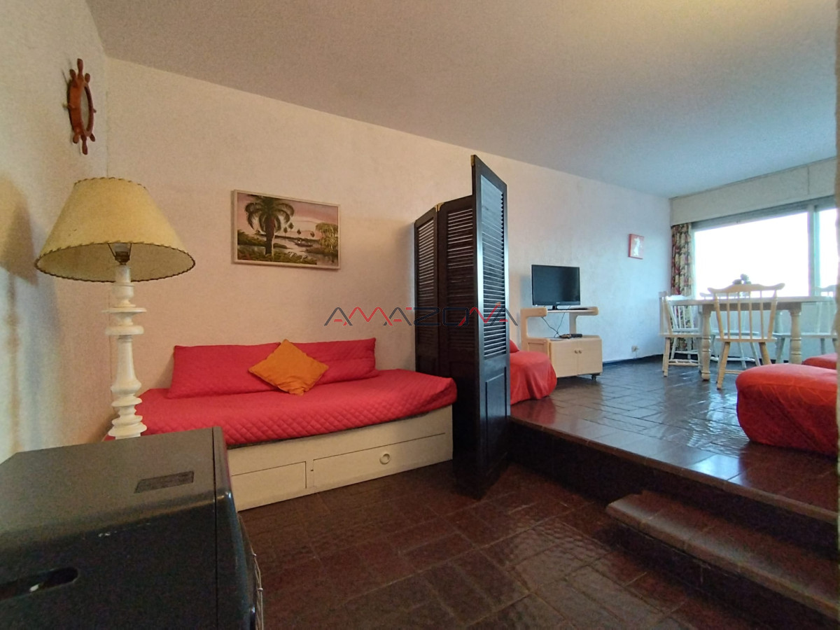 Apartamento ID.5654 - Apartamento de un dormitorio y medio en venta en Punta del Este