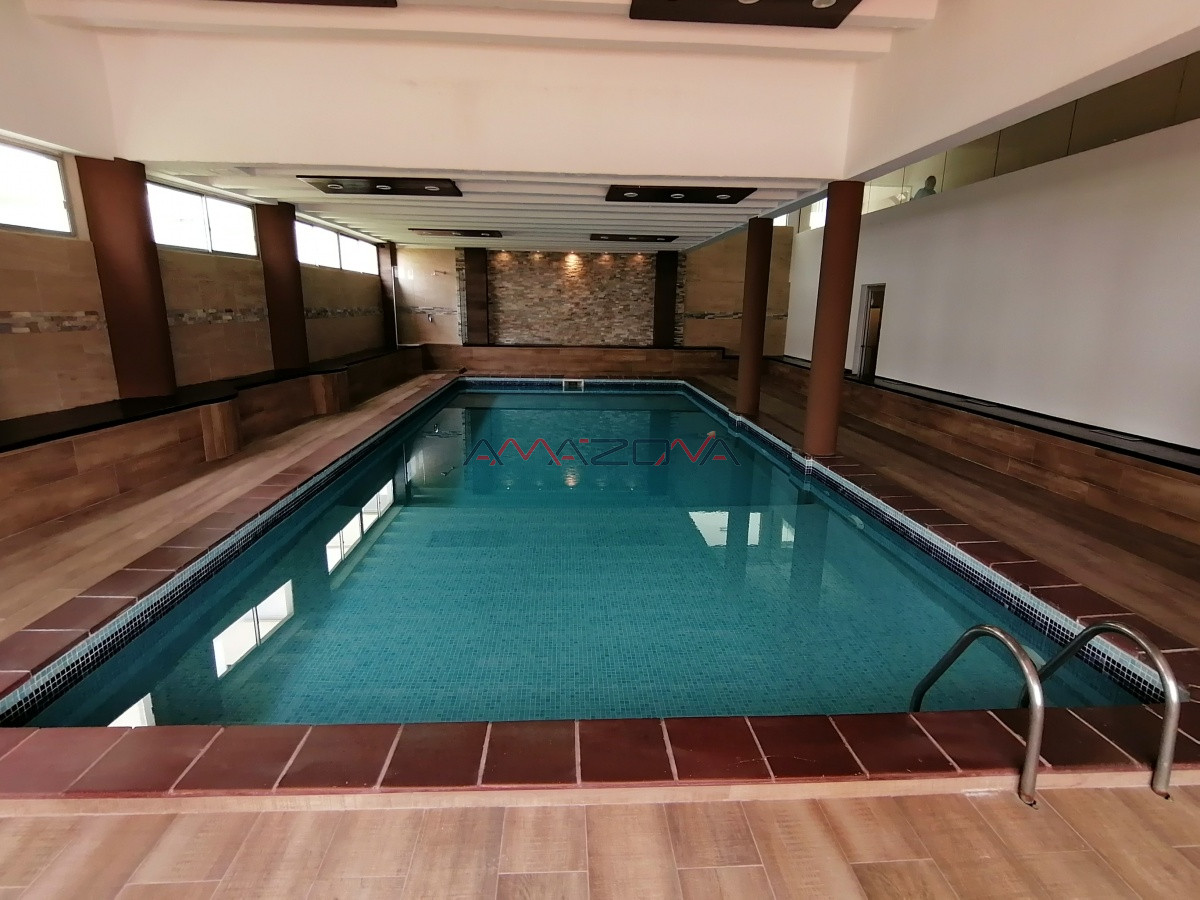 Apartamento ID.5569 - Venta- Punta del Este -vista al mar- piscina-mucama-garaje-ascensor- canchas