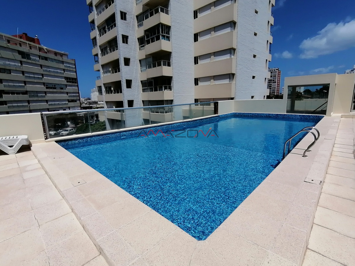 Apartamento ID.5569 - Venta- Punta del Este -vista al mar- piscina-mucama-garaje-ascensor- canchas