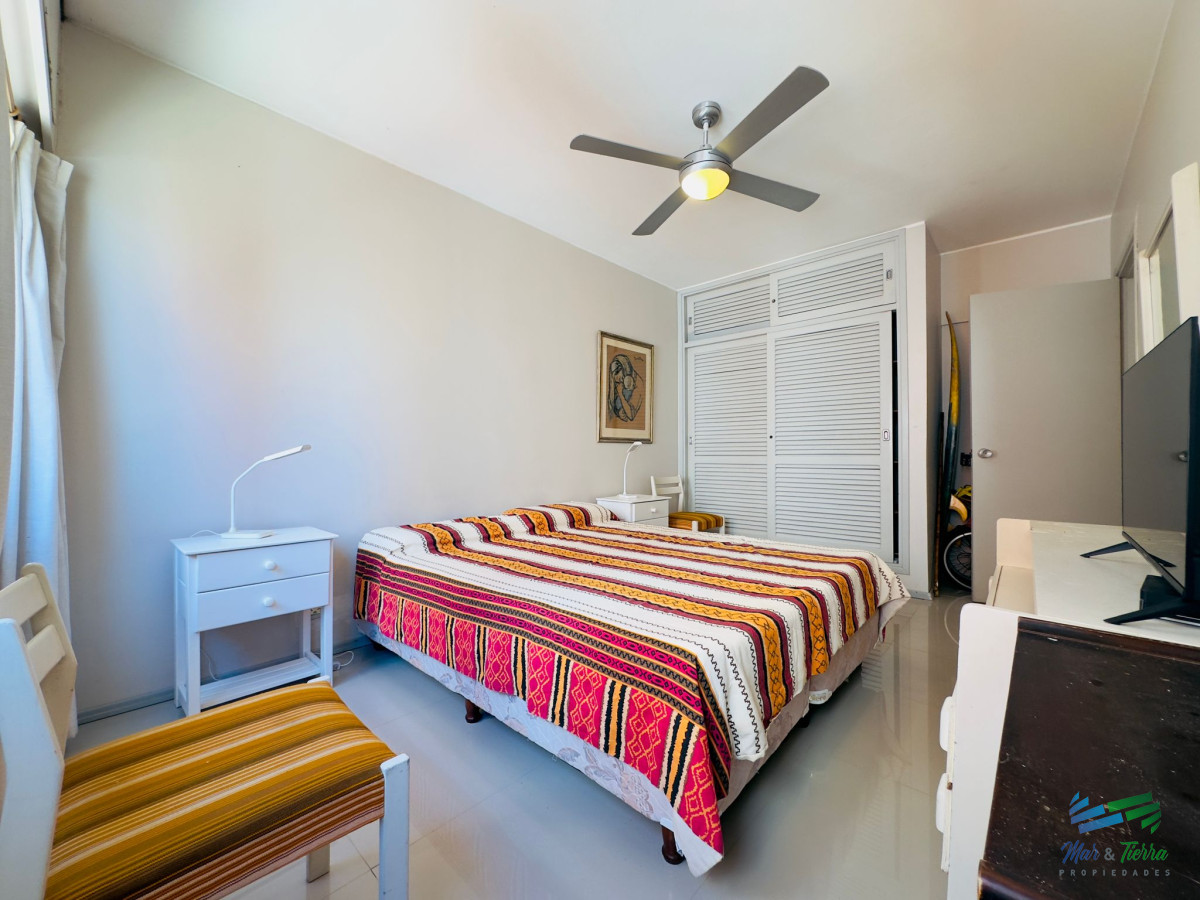 Apartamento ID.4612 - Apartamento de 2 dormitorios, reciclado, en venta, en Punta del Este