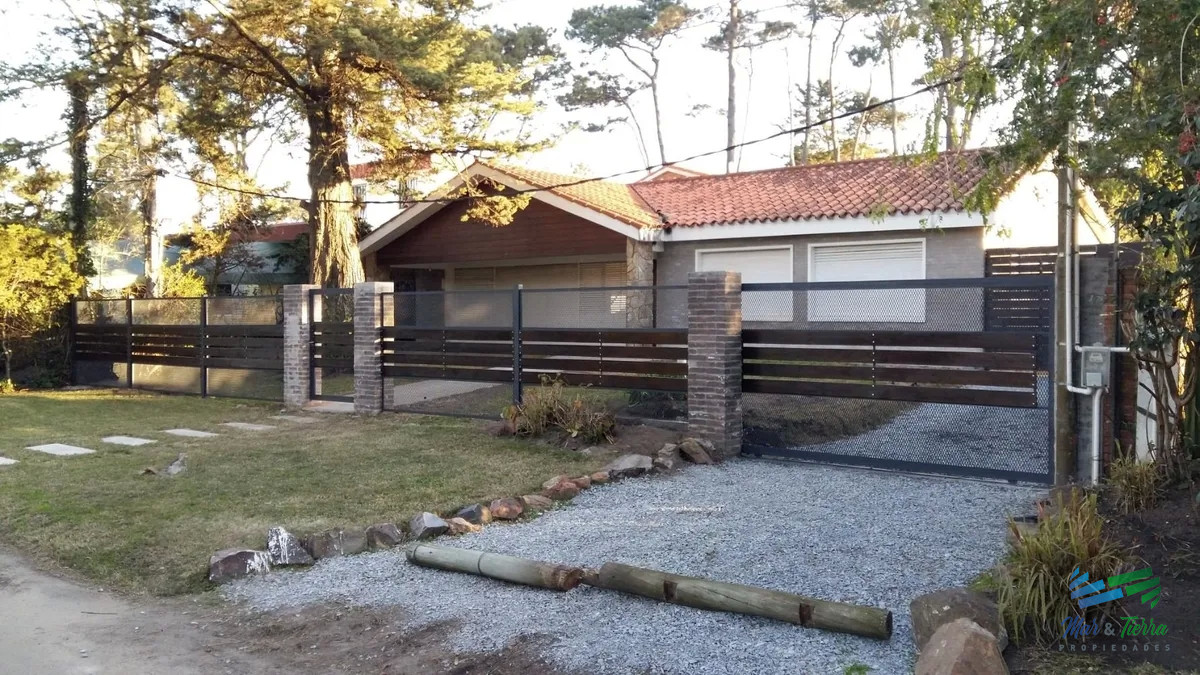 Casa ID.4616 - Alquiler y venta de casa de 5 dormitorios en Punta del Este