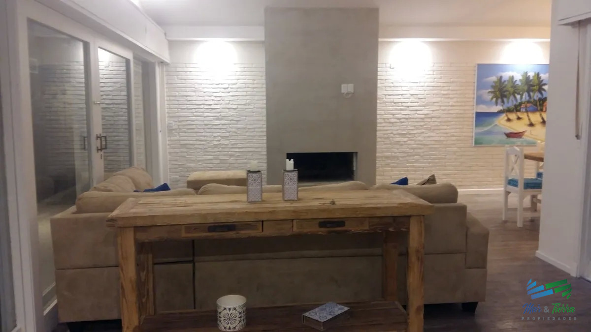 Casa ID.4616 - Alquiler y venta de casa de 5 dormitorios en Punta del Este