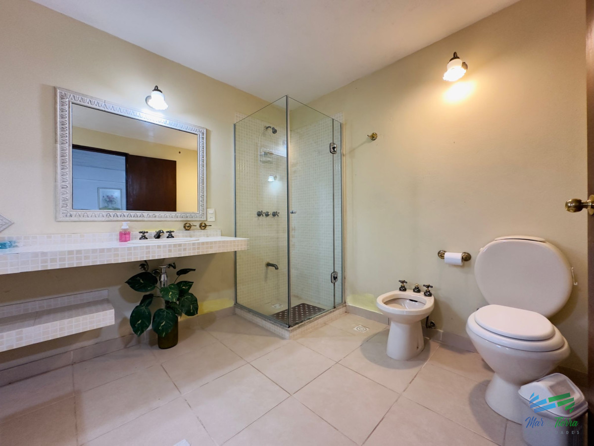 Casa ID.4607 - Casa en VENTA, 3 dormitorios, Punta del Este