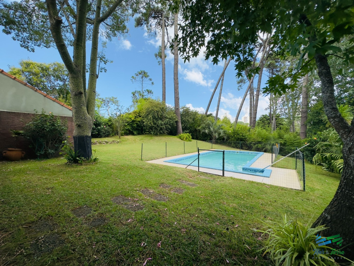 Casa ID.4607 - Casa en VENTA, 3 dormitorios, Punta del Este