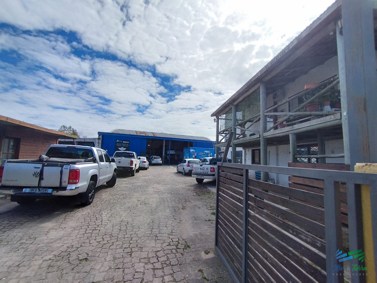 Local Comercial ID.4224 - VENDO LOCAL, CASA Y GALPON EN MALDONADO, ZONA MACRO