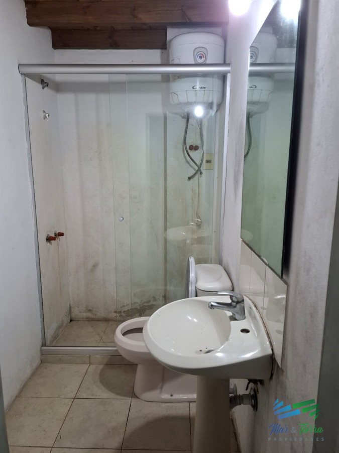 Local Comercial ID.3373 - Vendo Galpon en Maldonado, sobre avenida con mucho transito, zona de Barracas.