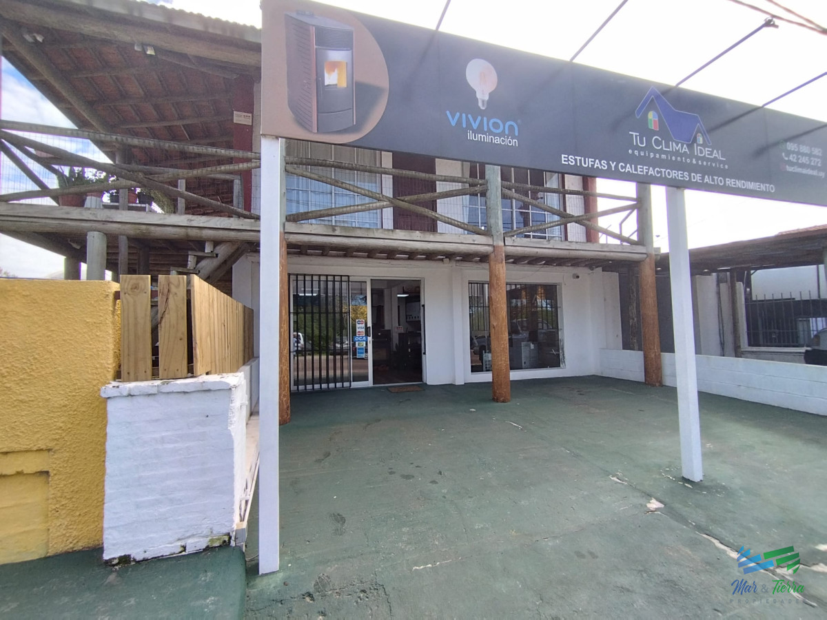 Local Comercial ID.4224 - VENDO LOCAL, CASA Y GALPON EN MALDONADO, ZONA MACRO