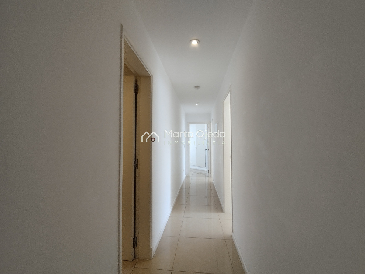 Apartamento ID.40932 - Alquiler y venta de apartamento de 3 dormitorios en Punta del Este