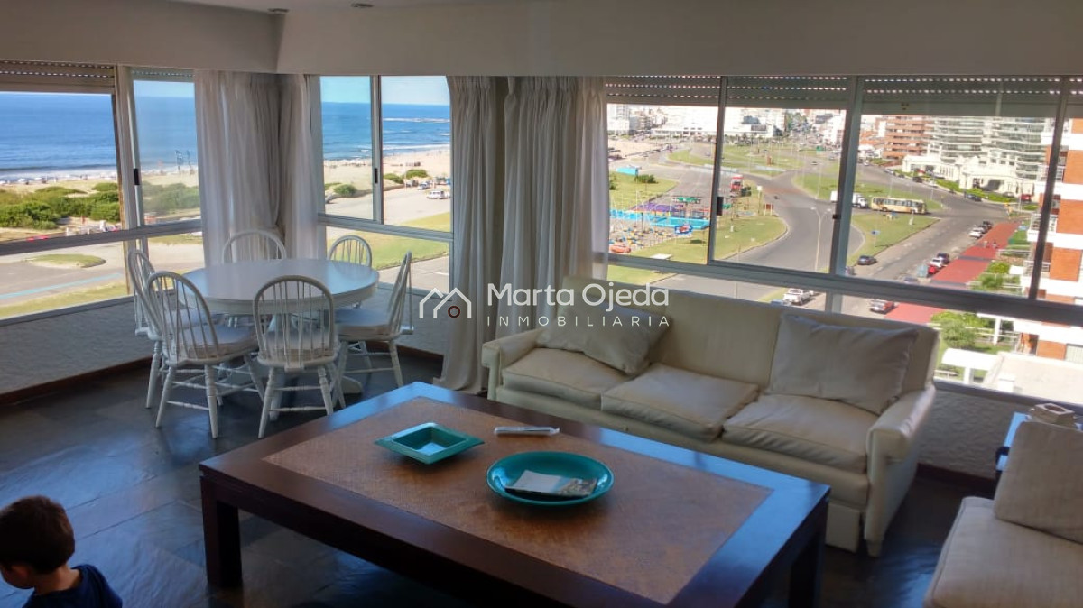 Apartamento ID.40497 -  Apartamento en venta frente al mar Punta del Este