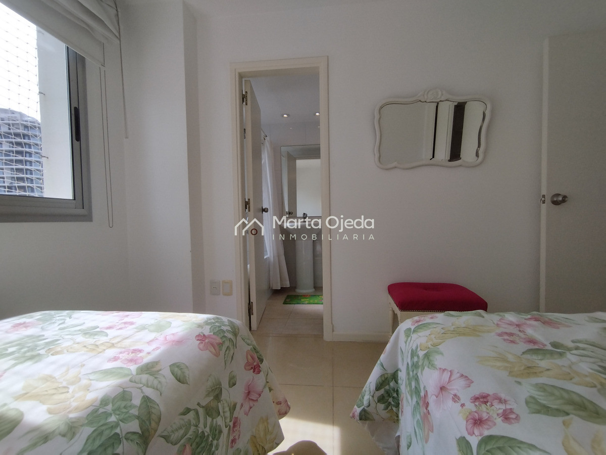 Apartamento ID.40932 - Alquiler y venta de apartamento de 3 dormitorios en Punta del Este
