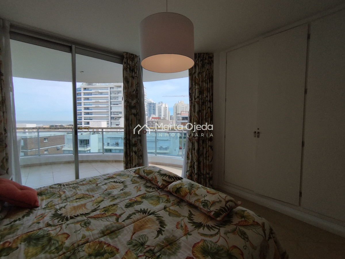 Apartamento ID.40932 - Alquiler y venta de apartamento de 3 dormitorios en Punta del Este