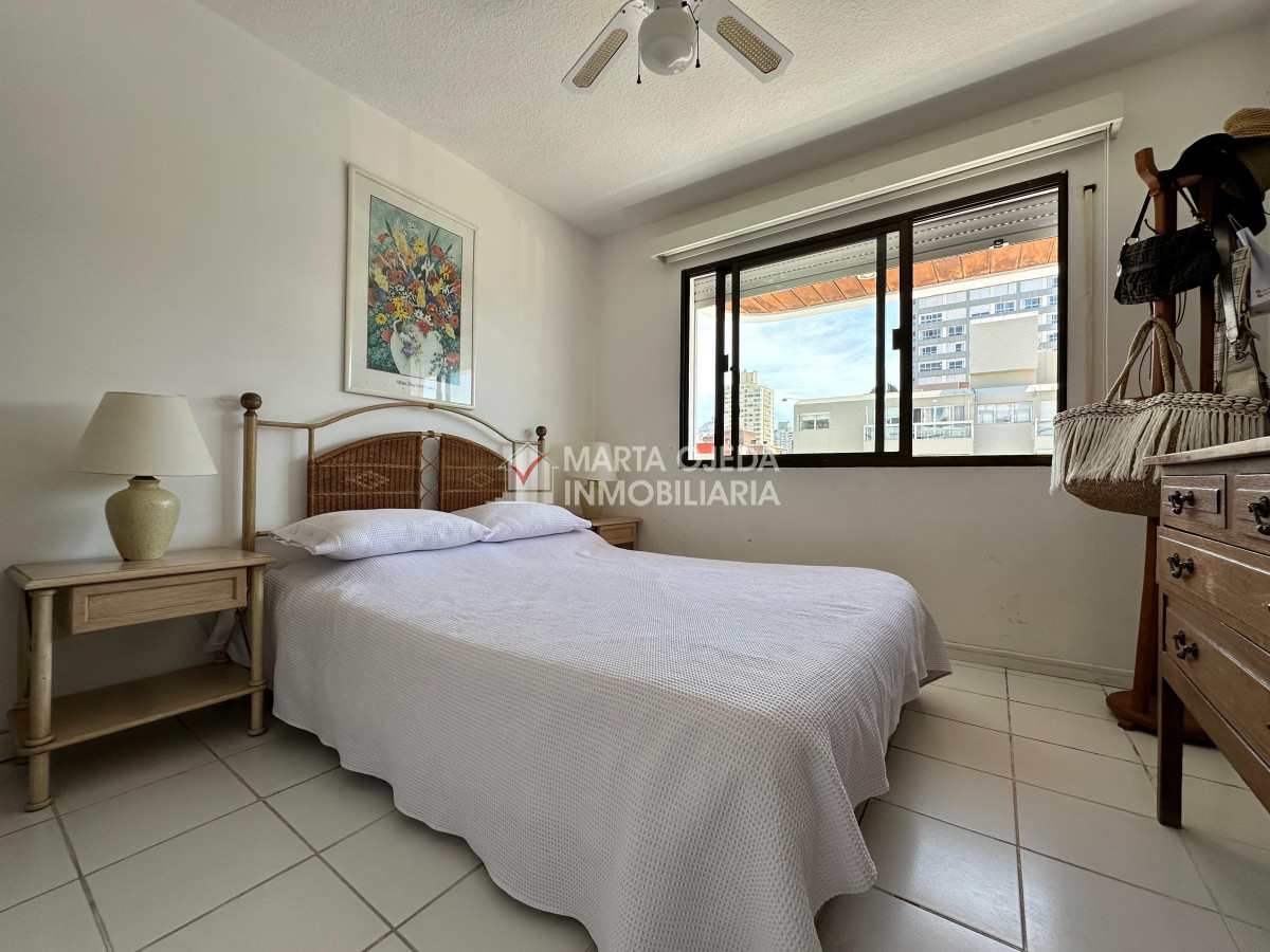 Apartamento ID.41024 - Apartamento de dos dormitorios en venta en Punta del Este.-