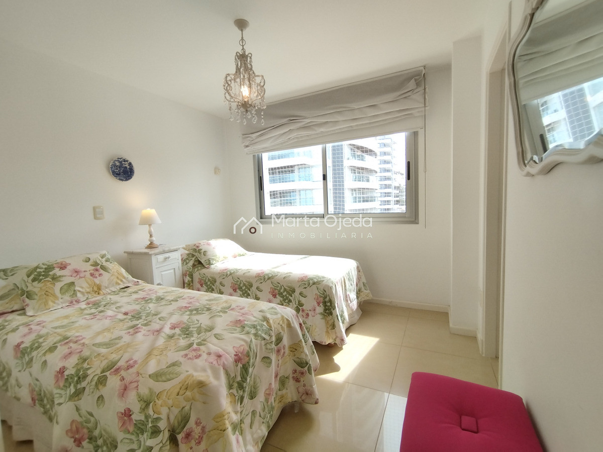 Apartamento ID.40932 - Alquiler y venta de apartamento de 3 dormitorios en Punta del Este