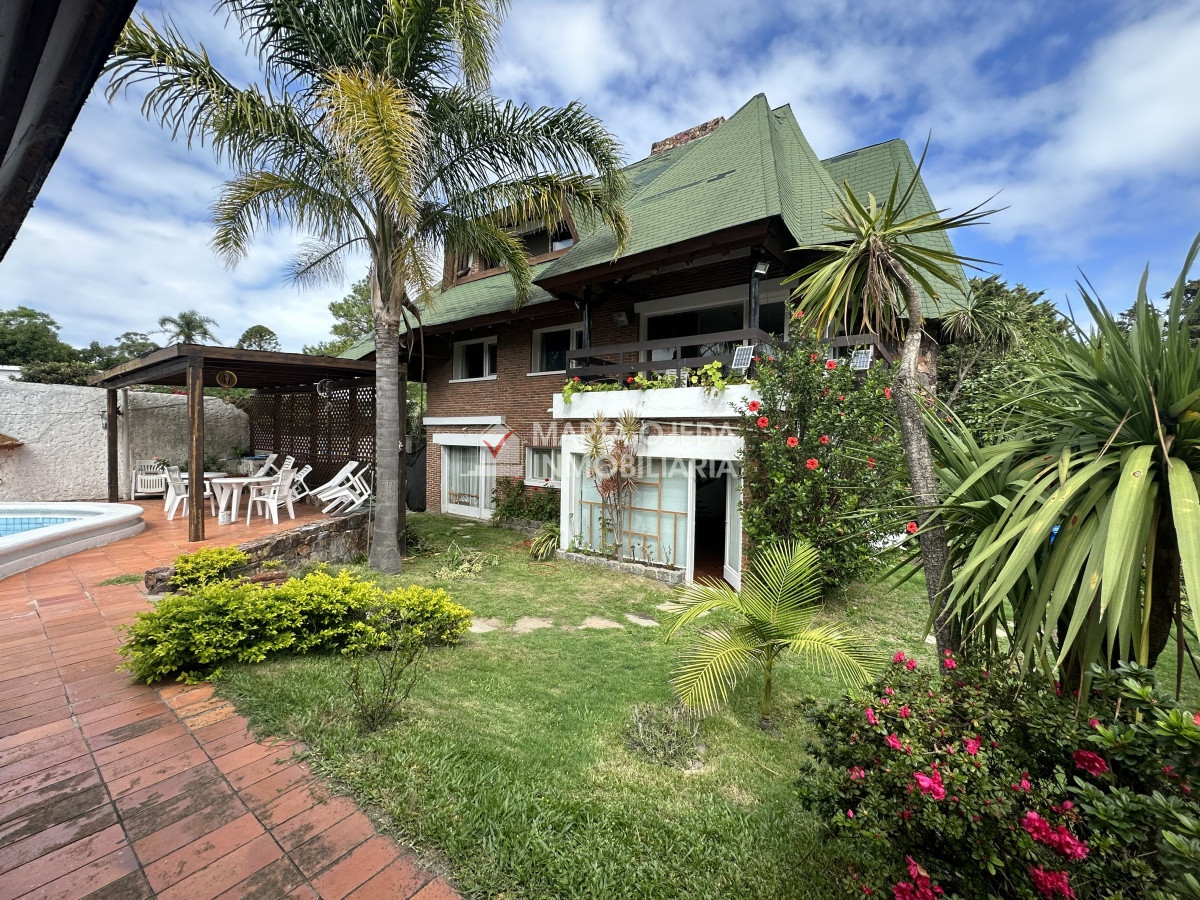 Casa ID.41001 - Casa de 7 dormitorios en venta en Punta del Este