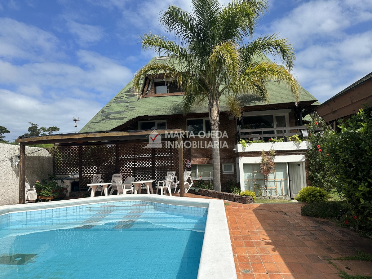 Casa ID.41001 - Casa de 7 dormitorios en venta en Punta del Este