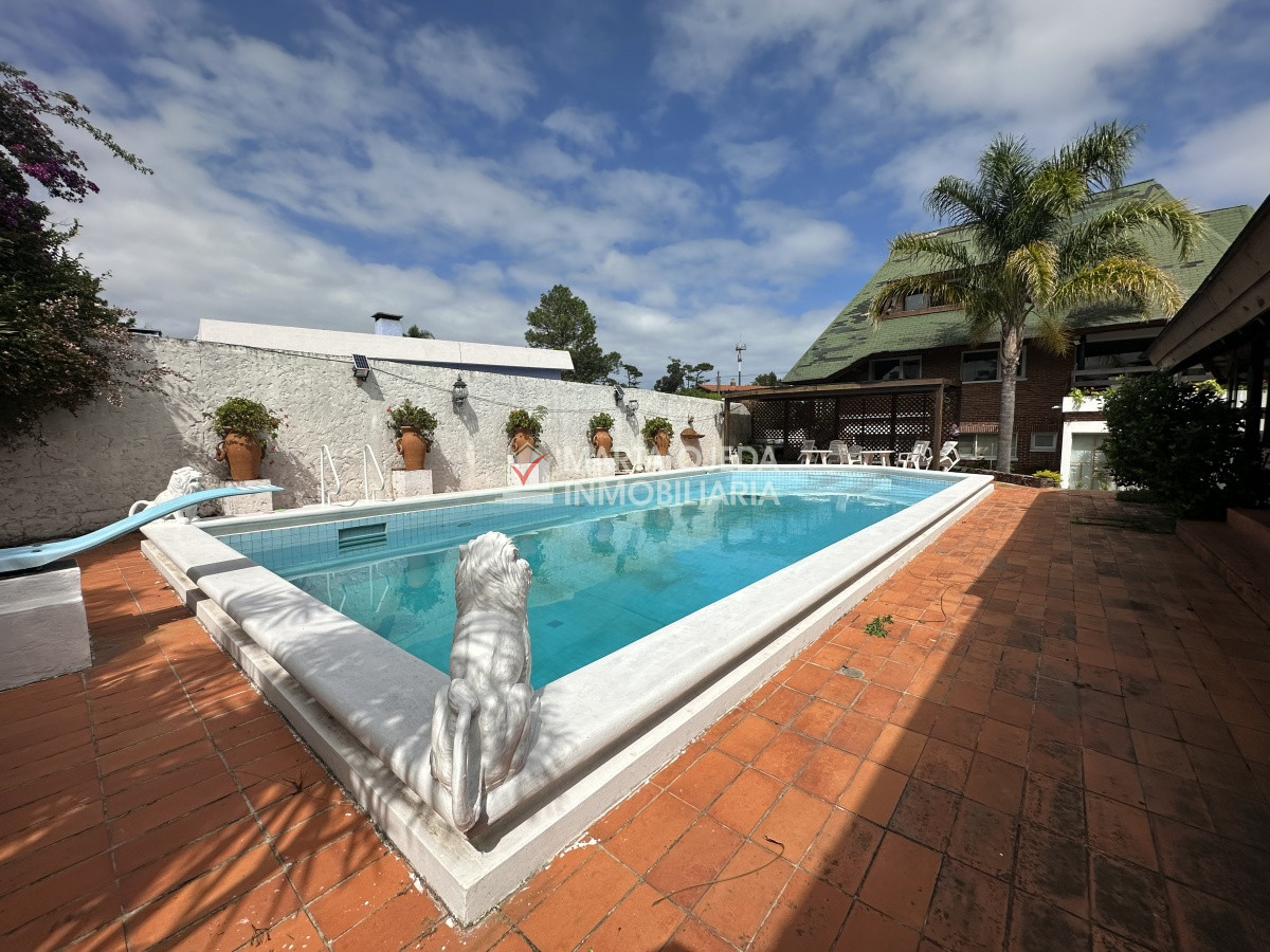 Casa ID.41001 - Casa de 7 dormitorios en venta en Punta del Este