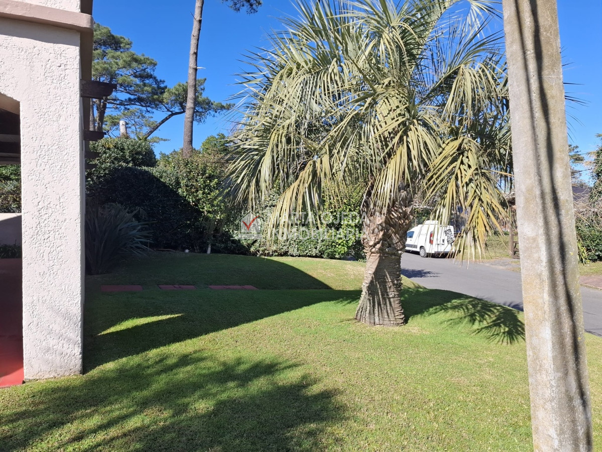 Casa ID.41000 - Casa en venta playa mansa, en impecable estado
