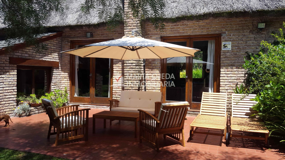 Casa ID.40977 - Alquiler y venta de casa de 3 dormitorios en Punta del Este