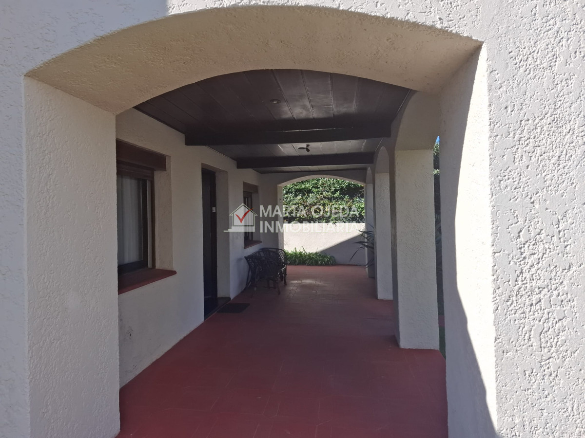 Casa ID.41000 - Casa en venta playa mansa, en impecable estado