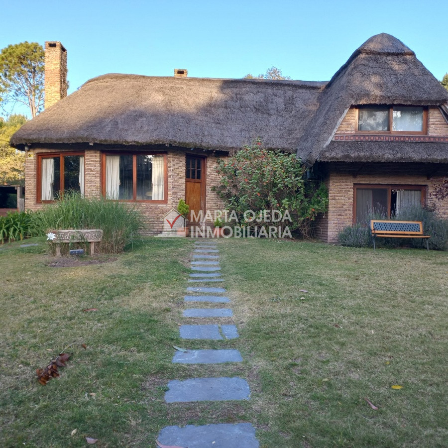 Casa ID.40977 - Alquiler y venta de casa de 3 dormitorios en Punta del Este