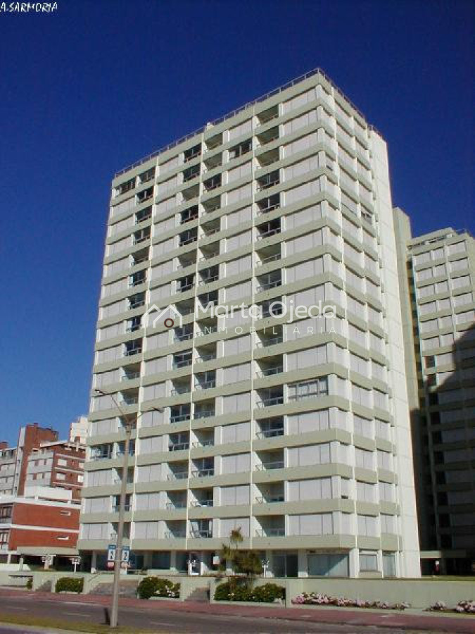 Apartamento ID.40497 -  Apartamento en venta frente al mar Punta del Este