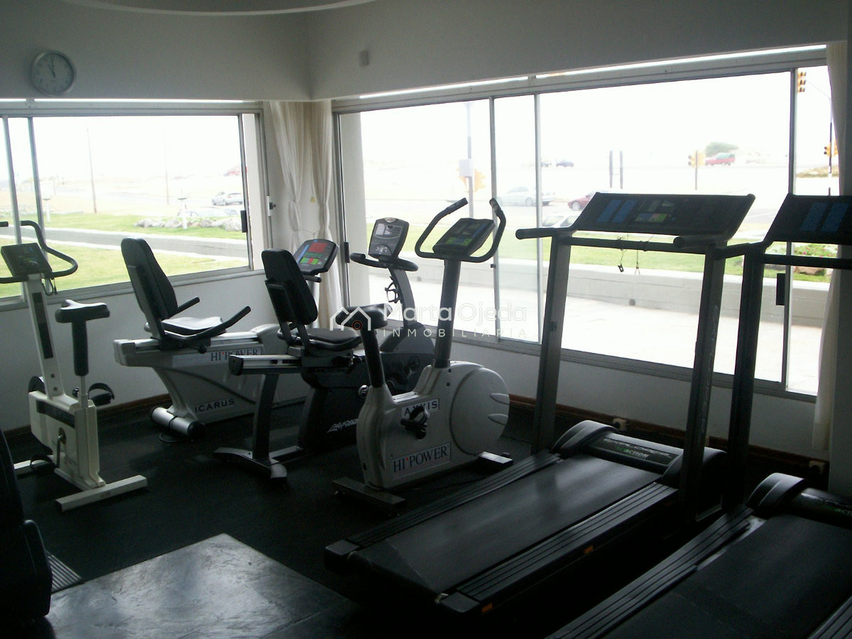 Apartamento ID.40497 -  Apartamento en venta frente al mar Punta del Este