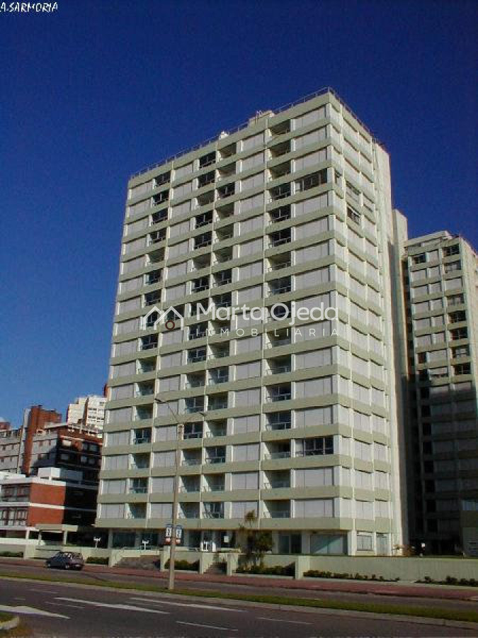 Apartamento ID.40497 -  Apartamento en venta frente al mar Punta del Este