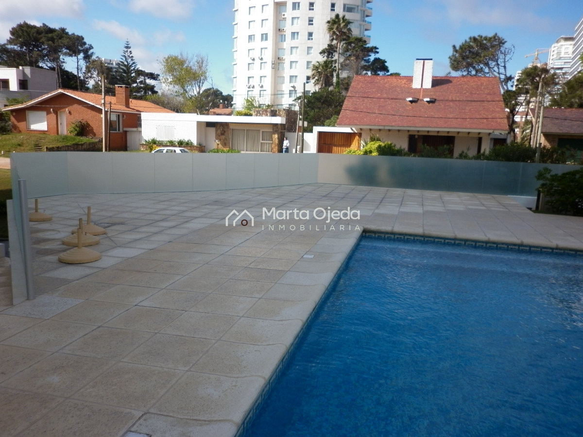 Apartamento ID.40932 - Alquiler y venta de apartamento de 3 dormitorios en Punta del Este