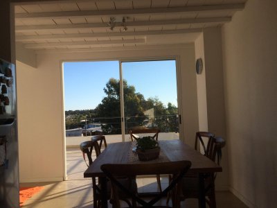 APARTAMENTO EN VENTA EN MALDONADO CON PARRILLERO PROPIO