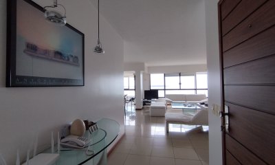 apartamento en venta sobre playa mansa