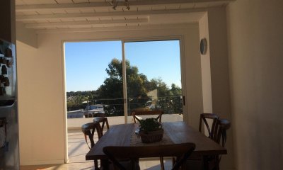 APARTAMENTO EN VENTA EN MALDONADO CON PARRILLERO PROPIO