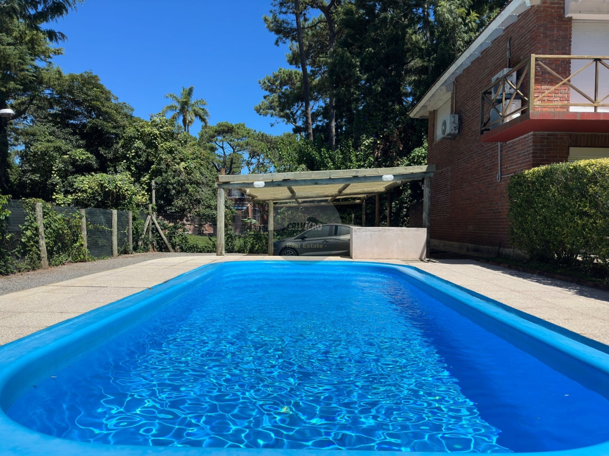 Casa ID.6088 - VENTA DE CASA DE 2 DORMITORIOS Y MEDIO EN ROOSEVELT