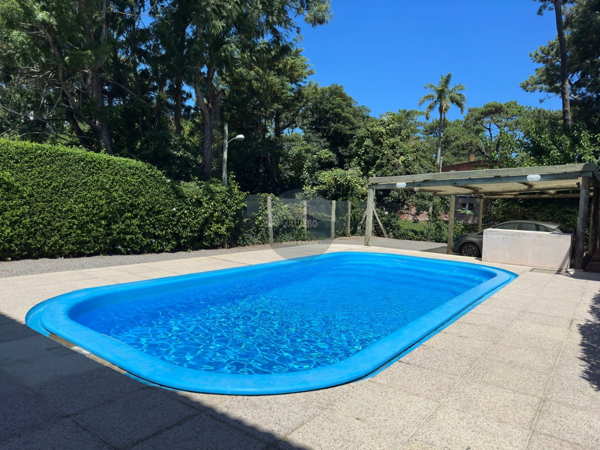 Casa ID.6088 - VENTA DE CASA DE 2 DORMITORIOS Y MEDIO EN ROOSEVELT