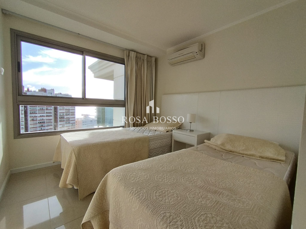 Apartamento ID.8421 -  Apartamento en venta en playa brava de Punta del Este
